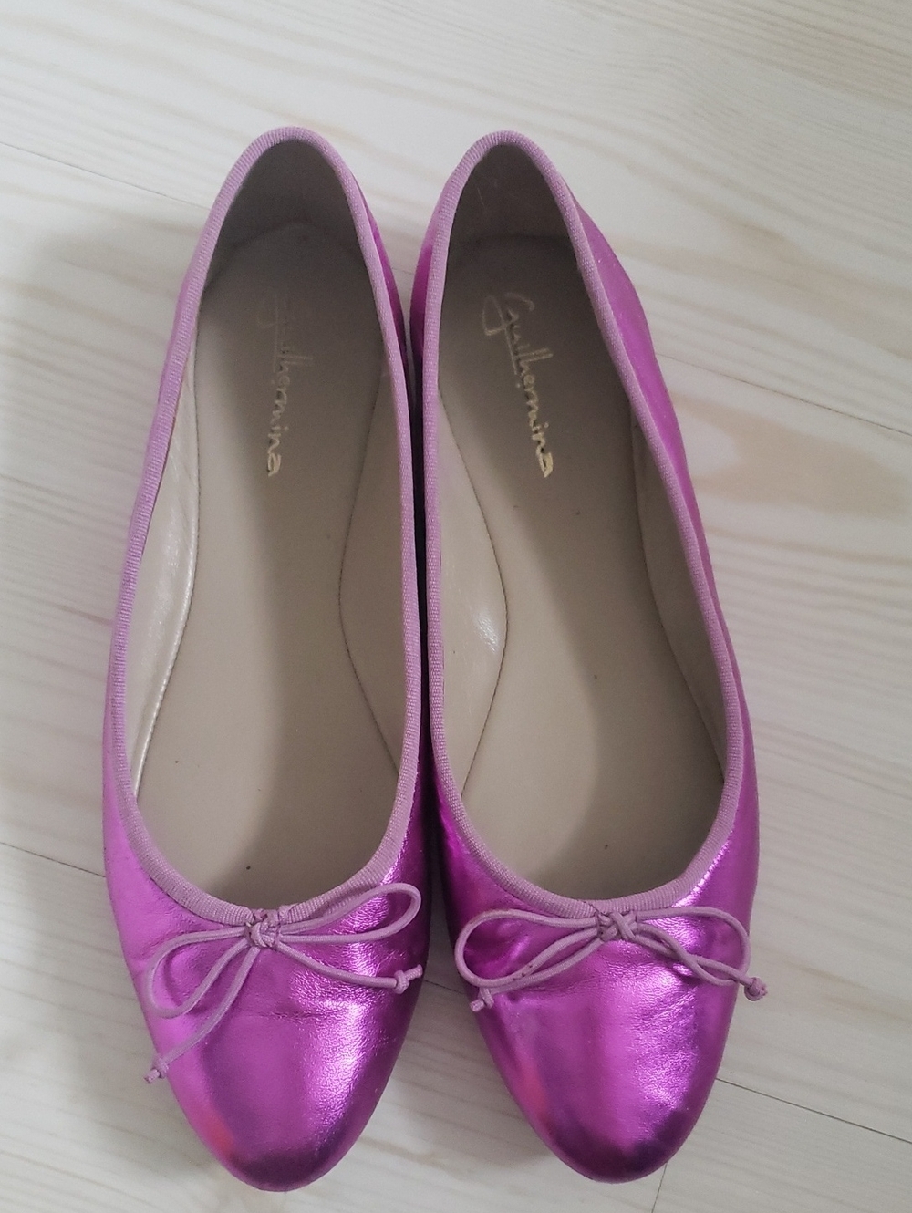 Guilhermina Metallic Fuschia Purple Flats Size 39